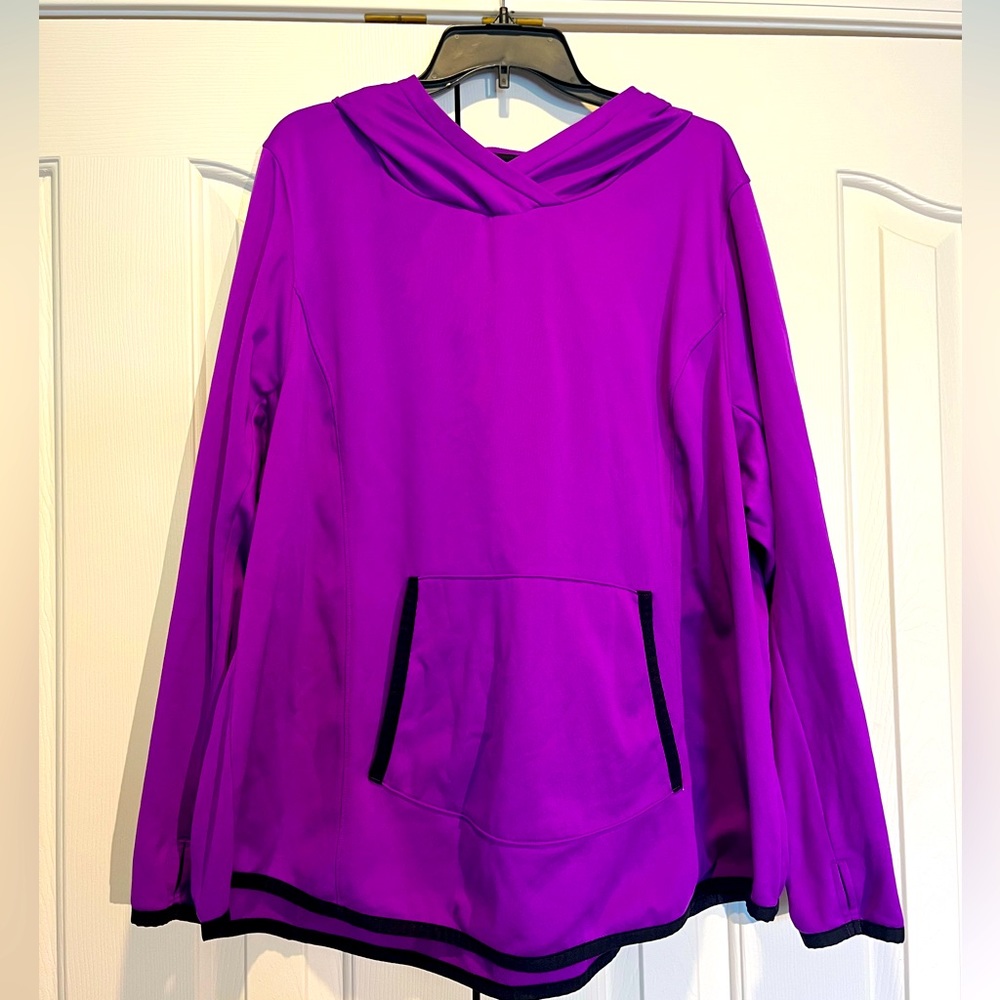 Livi Active Plus Size Hoodie - size 26/28